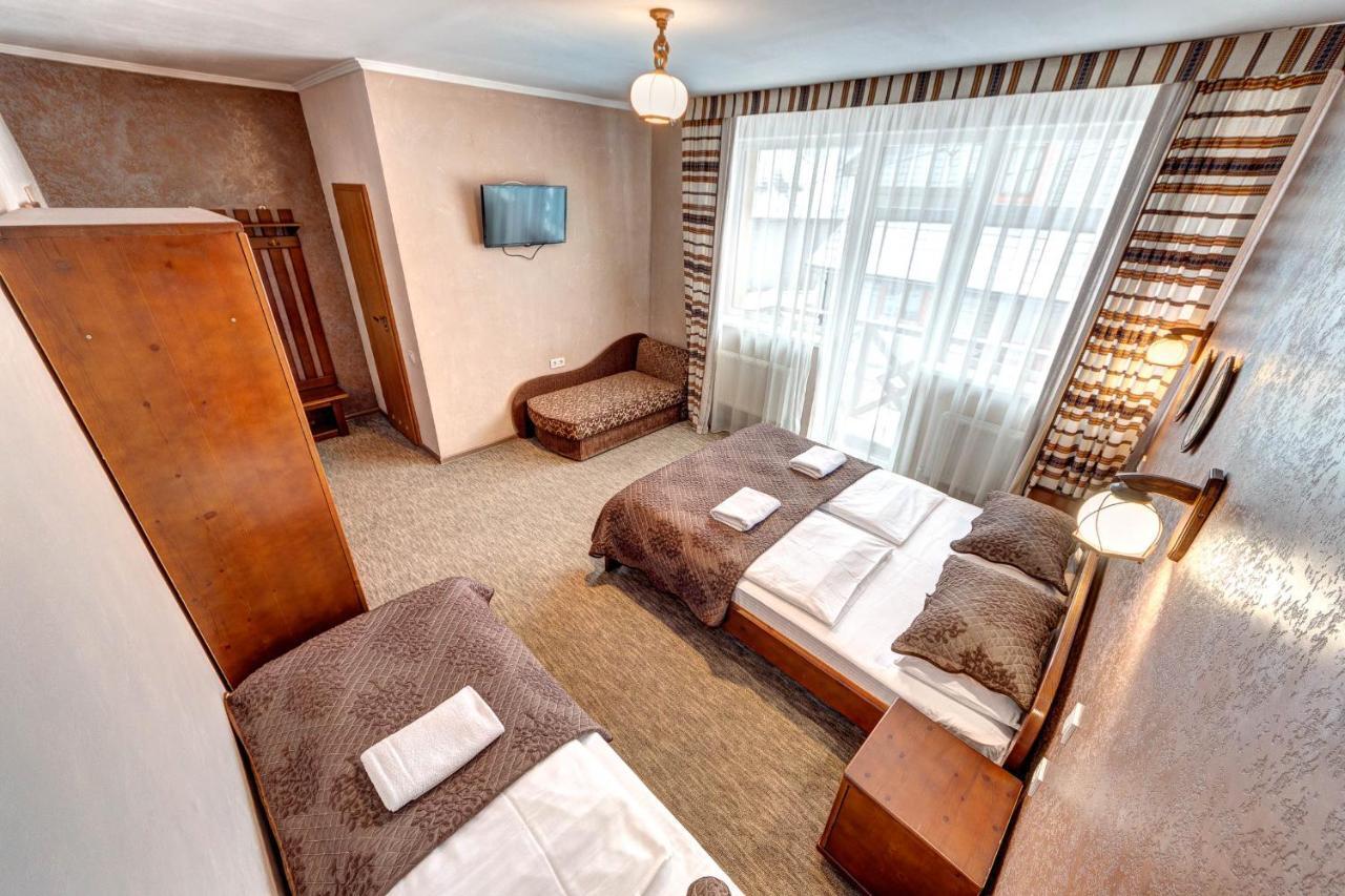 בוקובל Hotel Gutsulia מראה חיצוני תמונה
