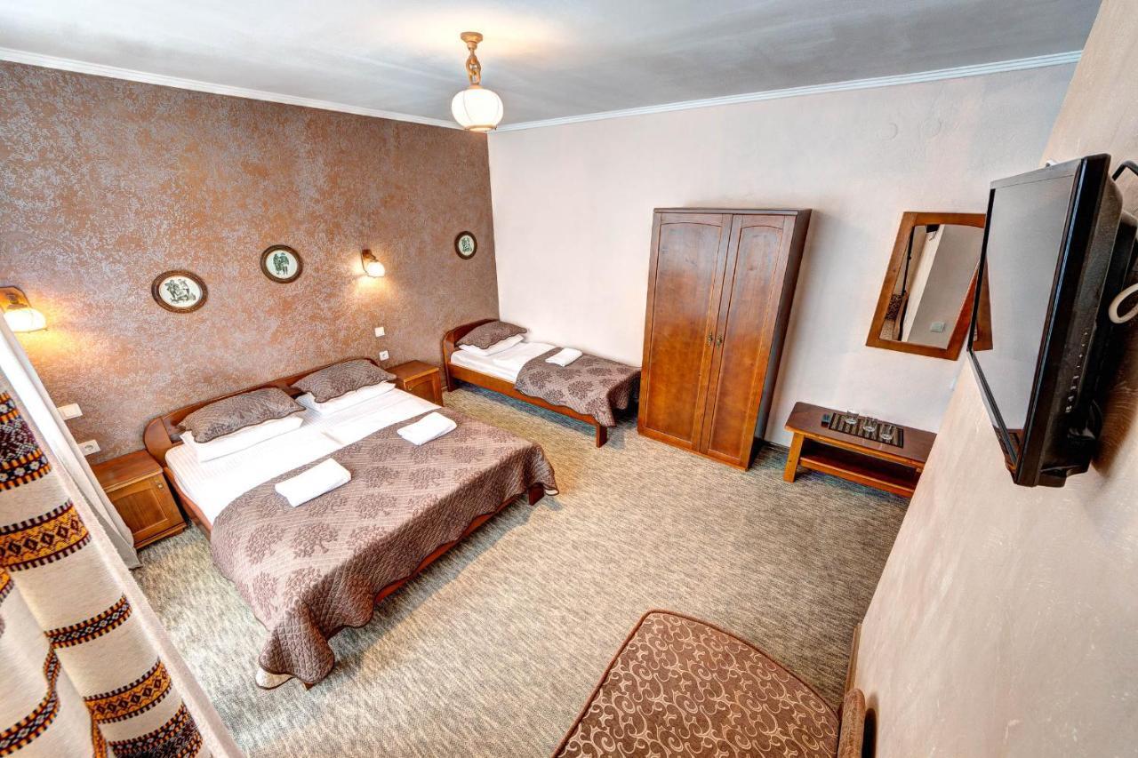 בוקובל Hotel Gutsulia מראה חיצוני תמונה