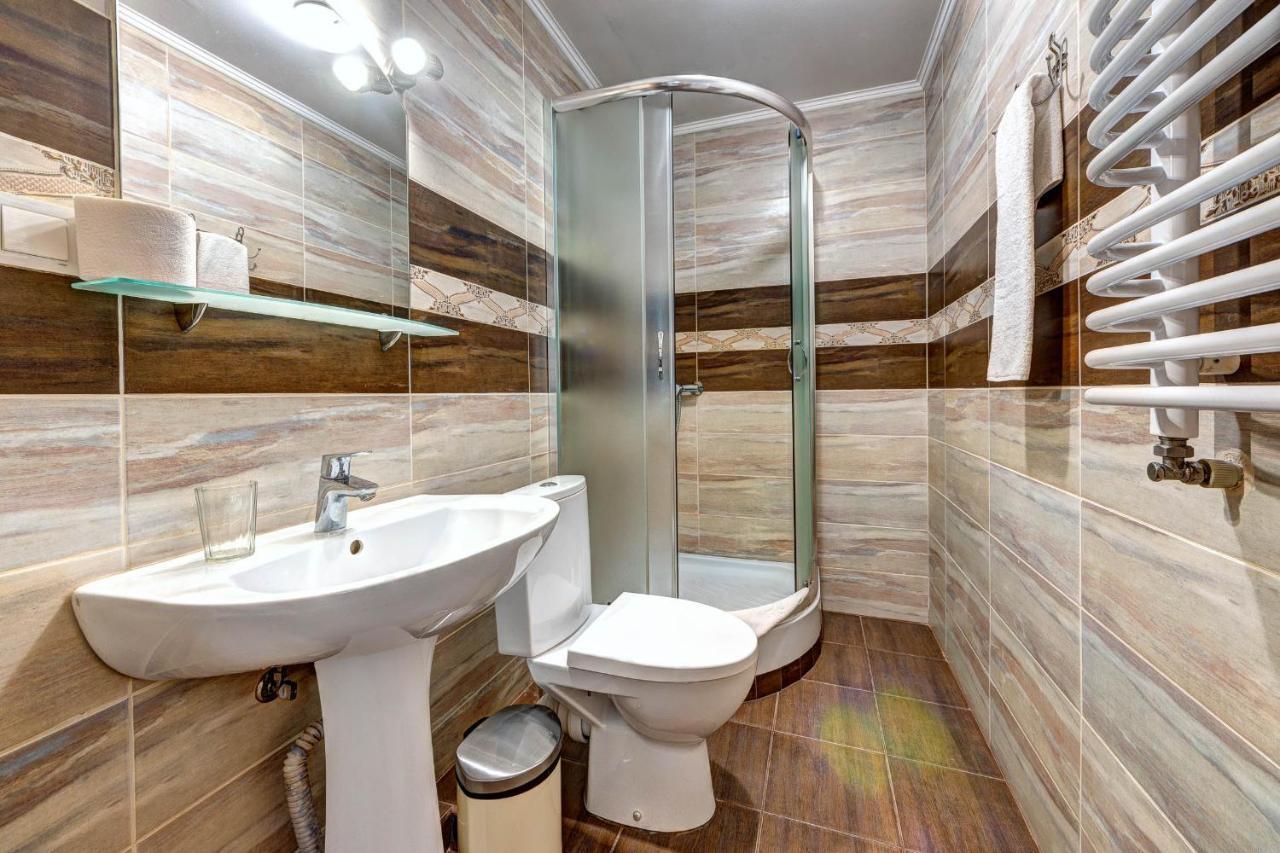 בוקובל Hotel Gutsulia מראה חיצוני תמונה