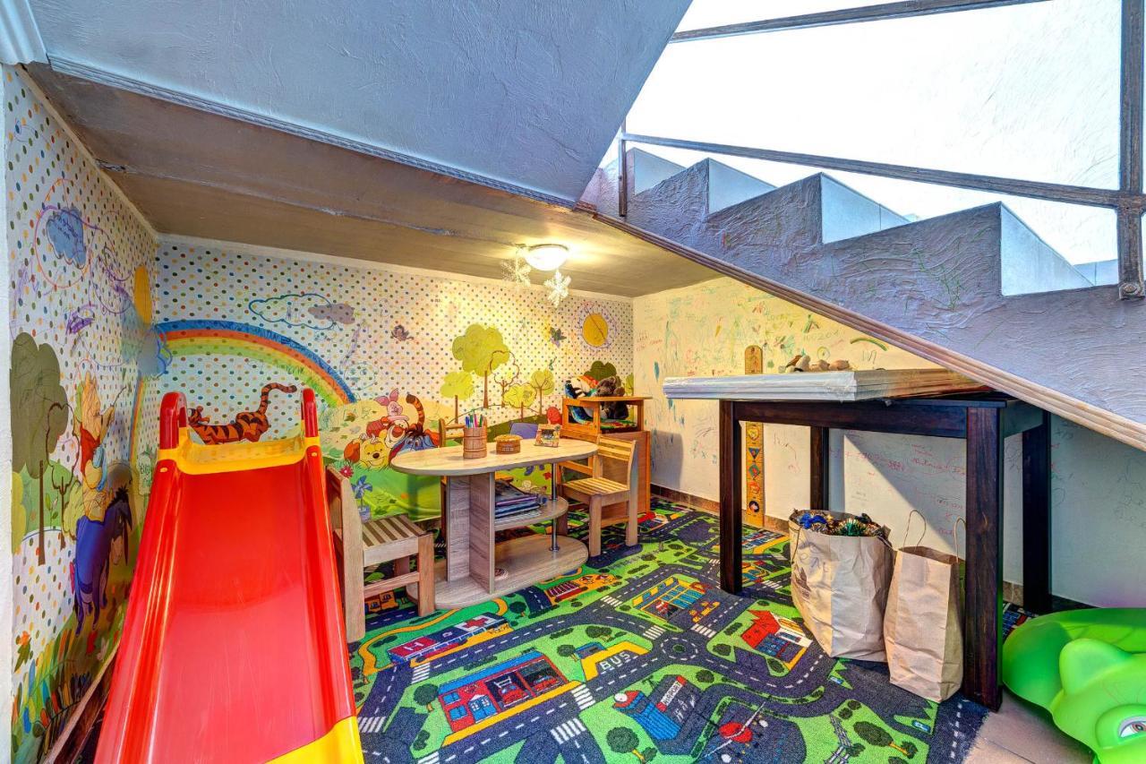 בוקובל Hotel Gutsulia מראה חיצוני תמונה